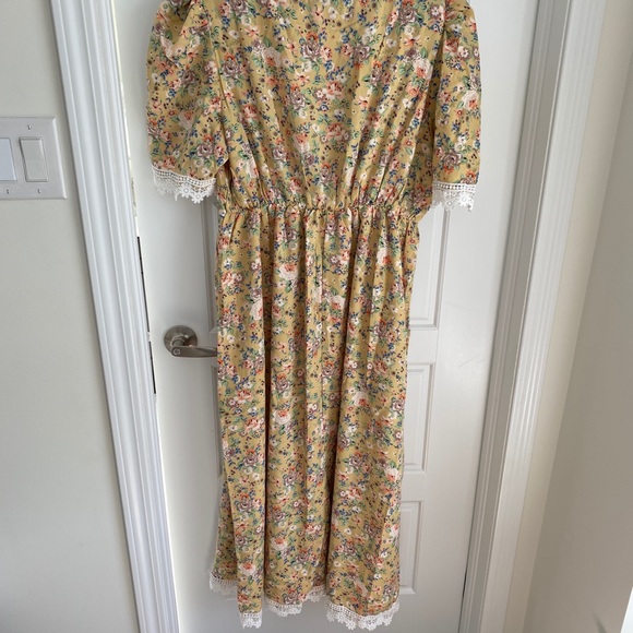Yellow Lacey Floral Dress - Picture 8 of 11